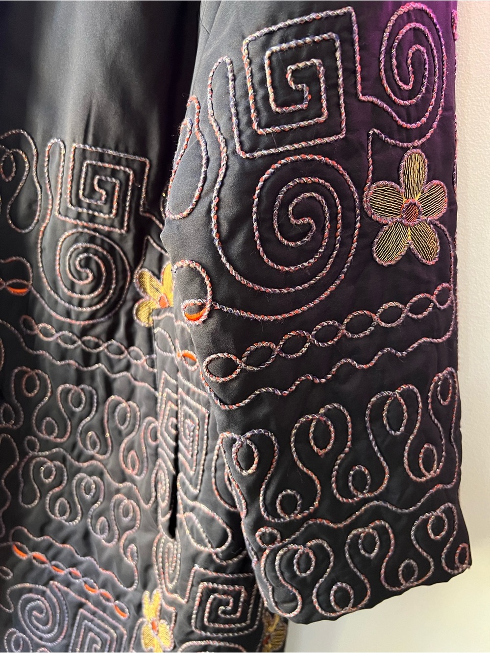 Black Semi Quilted Weather Resistant Autumn Art Deco Design Long Coat - Picture 7 of 15